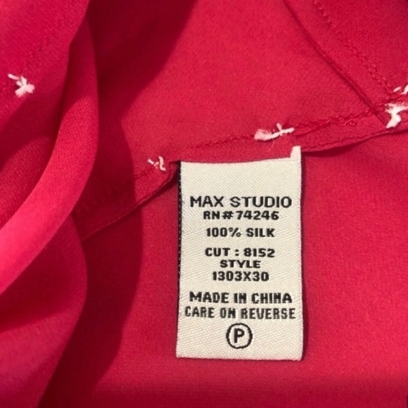 MAX STUDIO spaghetti strap V-neck top - Picture 14 of 16